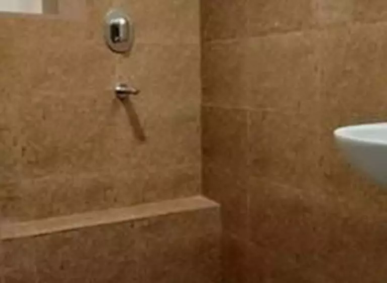 هتل Heranya La:ku