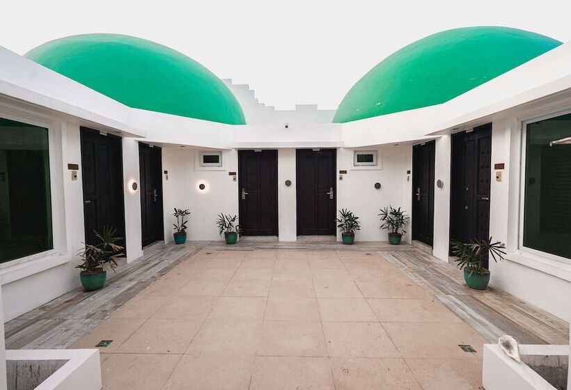 Hotel Weekends El Nido Beach Resort