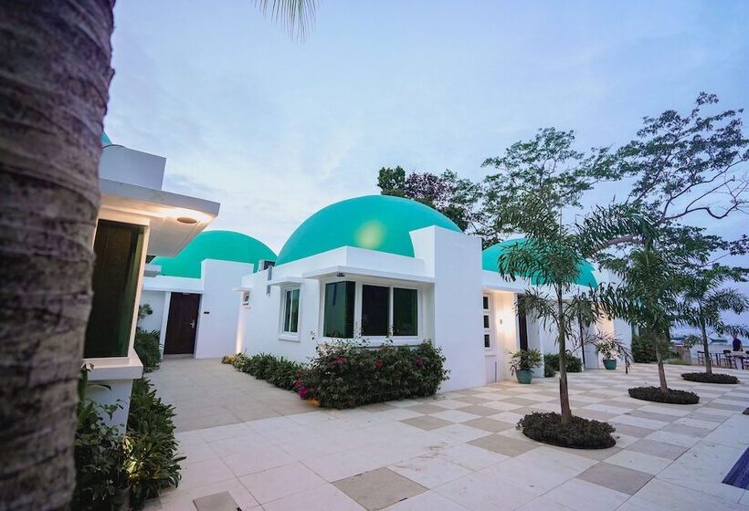 Hotel Weekends El Nido Beach Resort