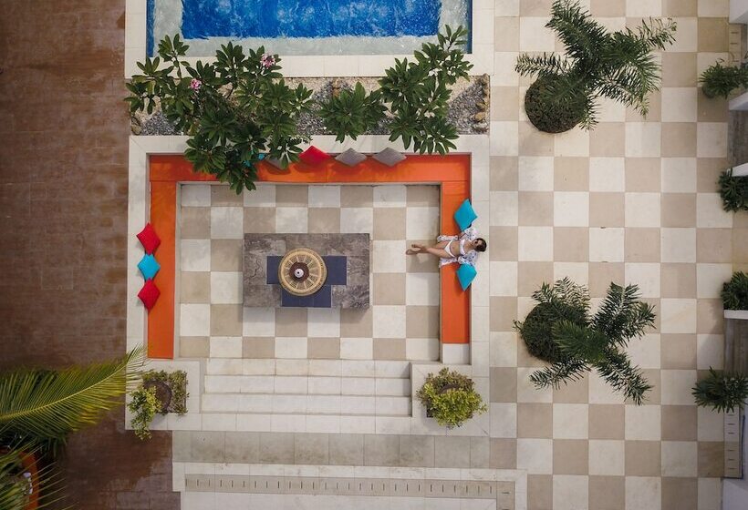 Hotel Weekends El Nido Beach Resort