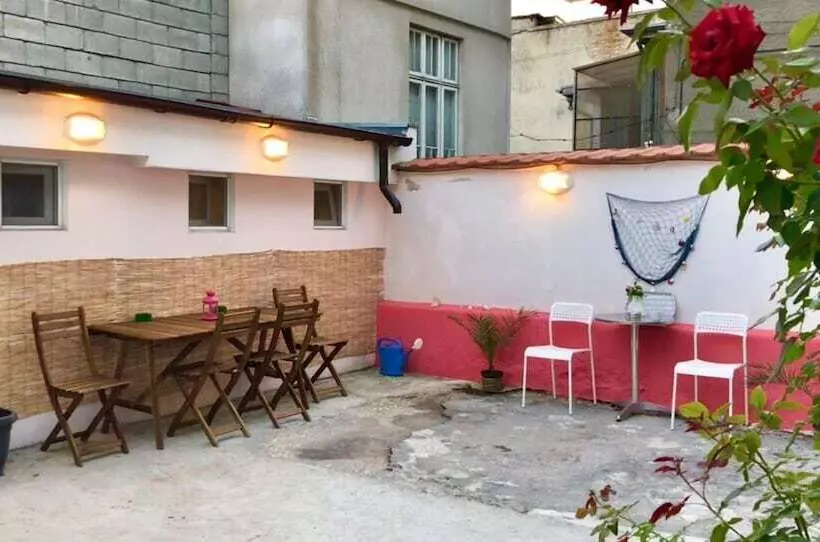 Nomado Hostel