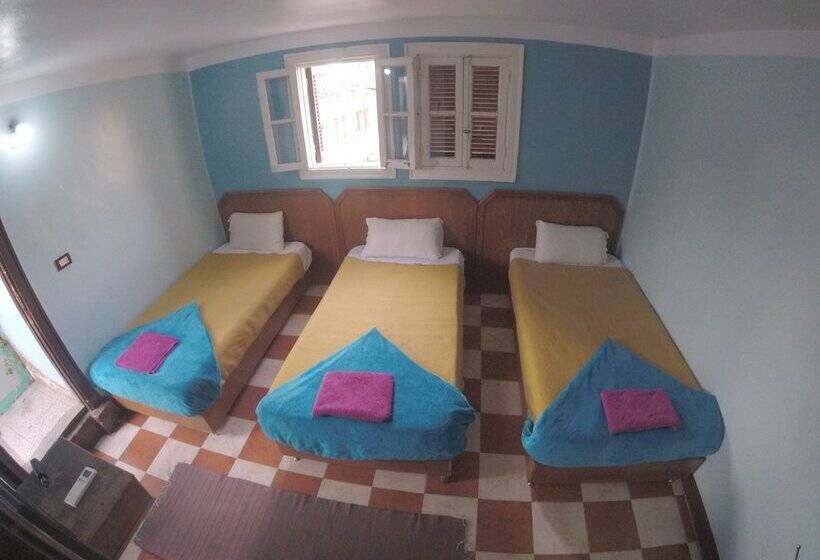 هتل Dahab Hostel