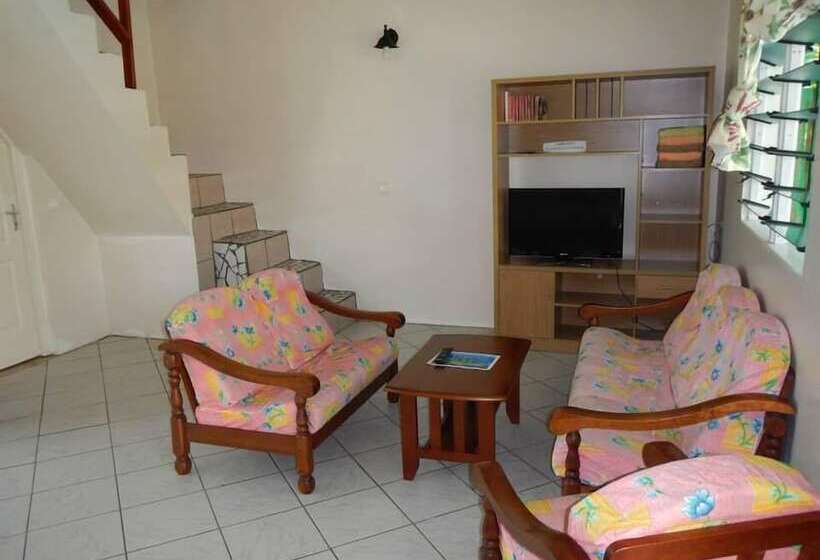 پانسیون Chalet Tipanier