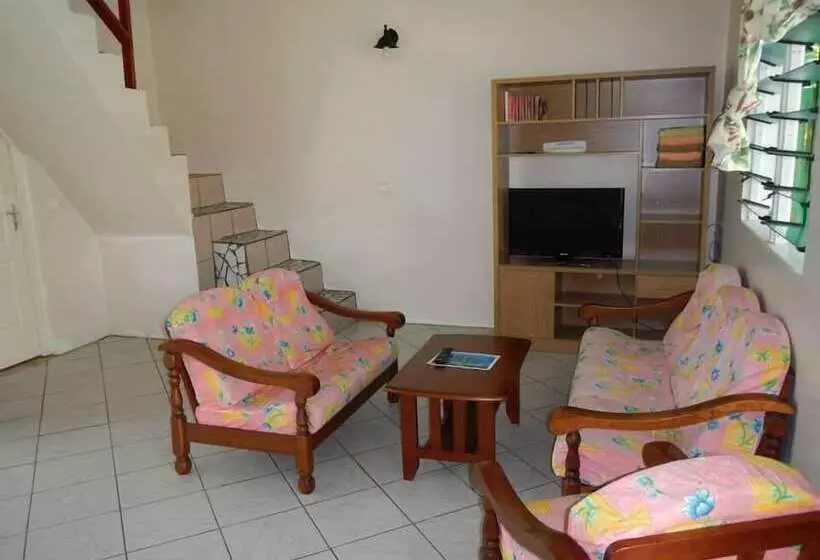 پانسیون Chalet Tipanier