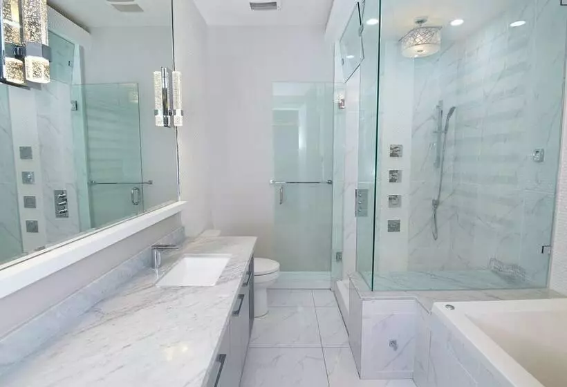 ペンション The Chateau