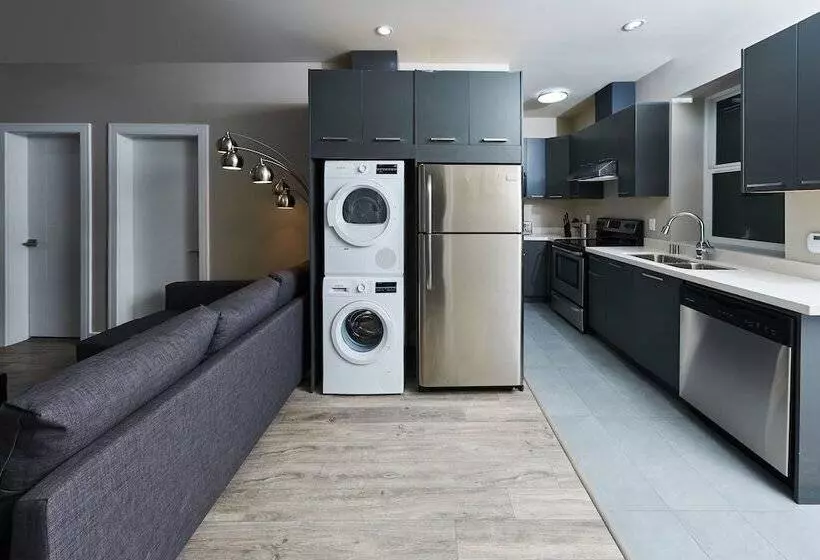 ペンション The Chateau