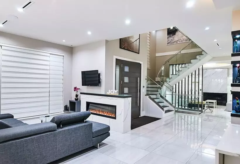 ペンション The Chateau