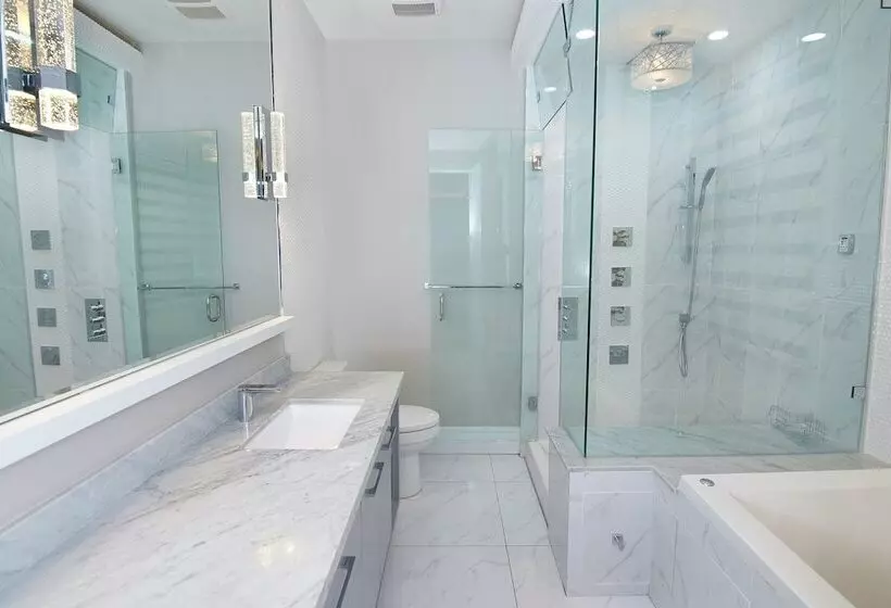 ペンション The Chateau