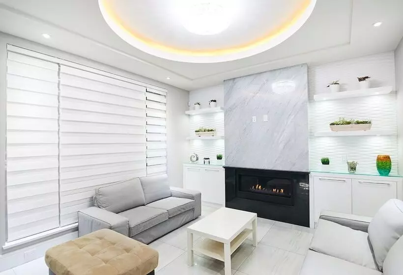 ペンション The Chateau