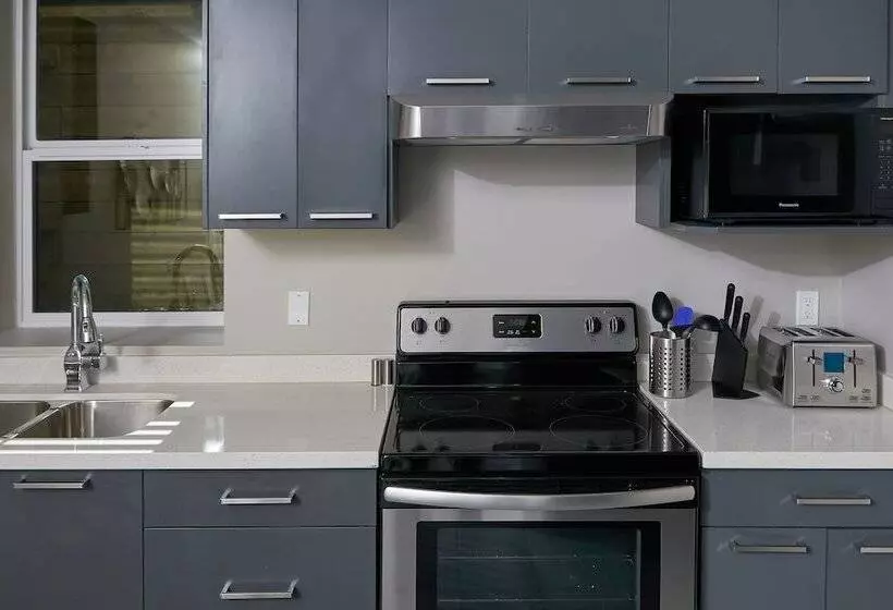 ペンション The Chateau