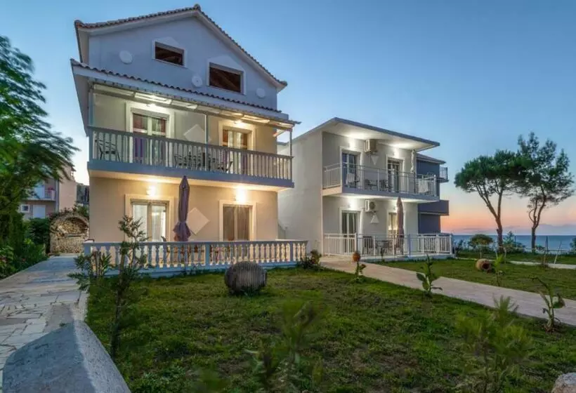 Villa Antonis Deluxe Apartments