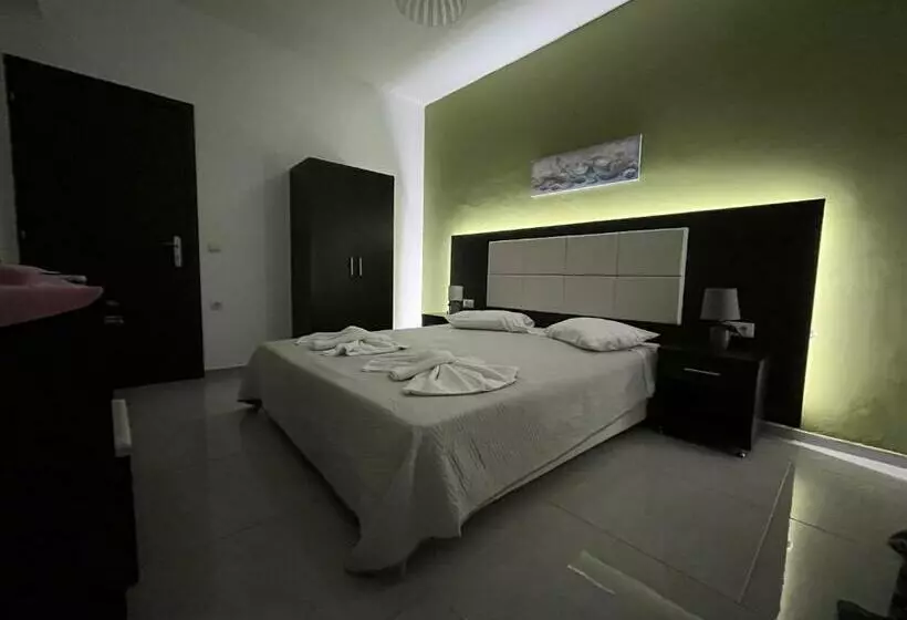 Villa Antonis Deluxe Apartments
