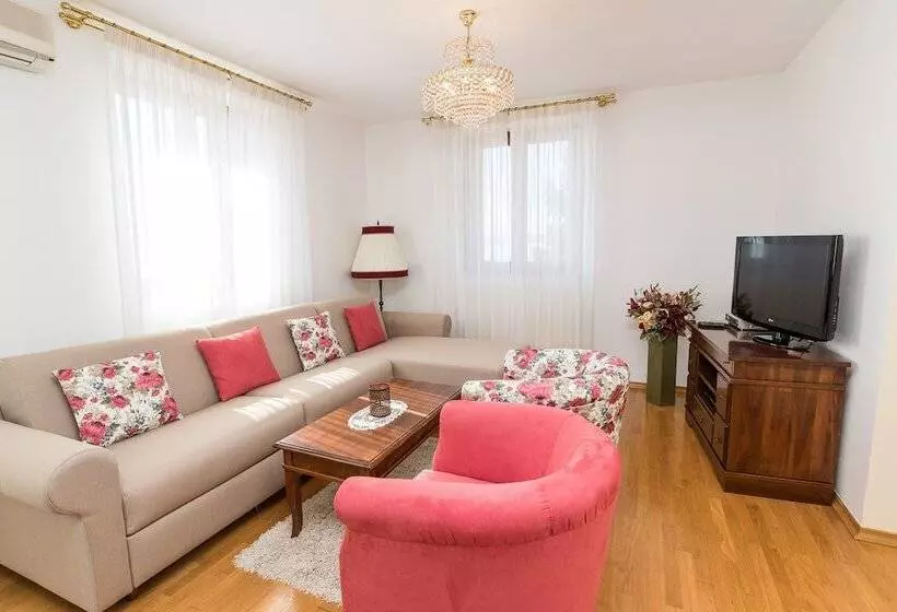 Apartments Villa Castello