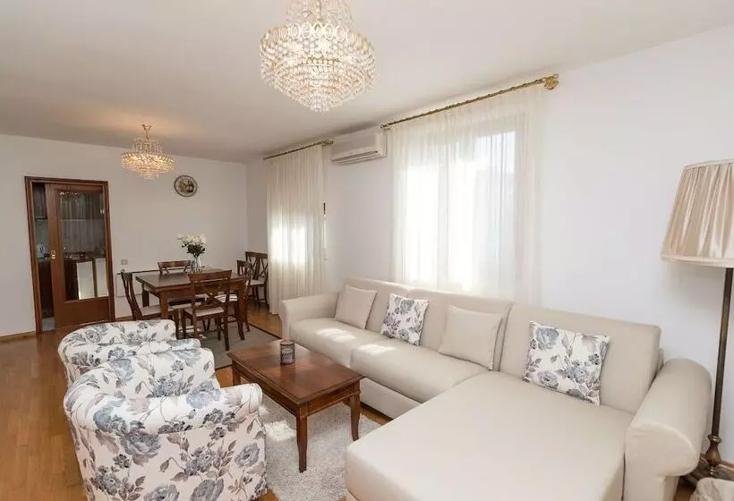 Apartments Villa Castello