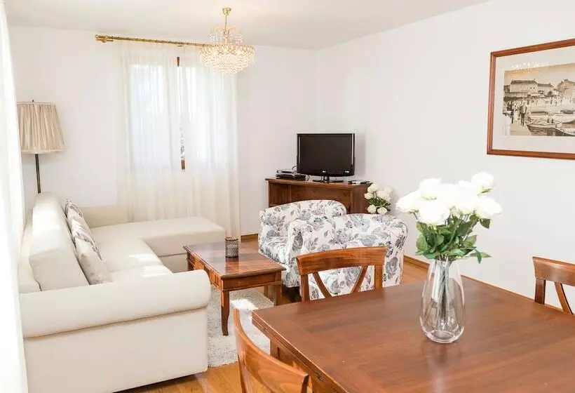 Apartments Villa Castello