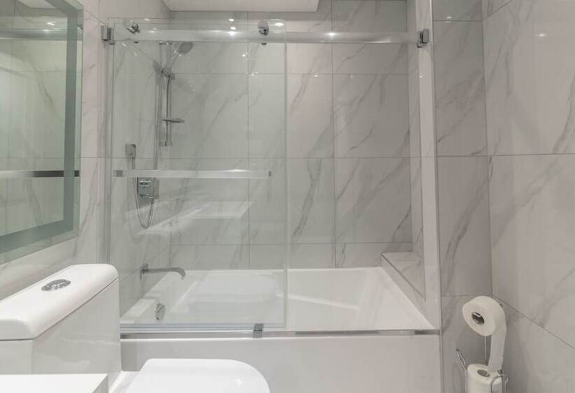 Parc Avenue Residence Mile End