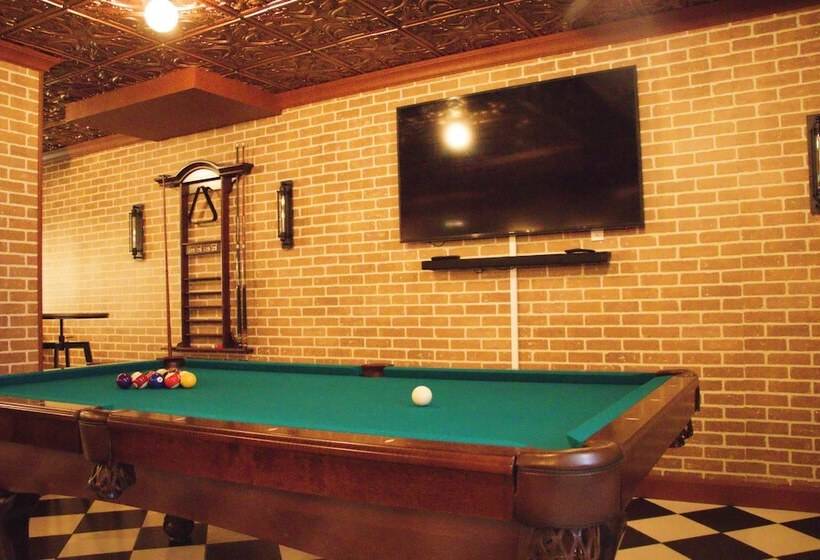 Parc Avenue Residence Mile End