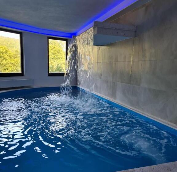 پانسیون Holiday Resort Zlatni Dol Mostar