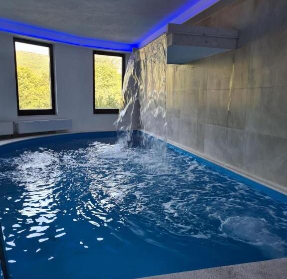 پانسیون Holiday Resort Zlatni Dol Mostar