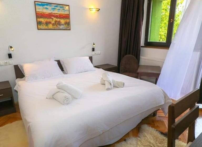 پانسیون Holiday Resort Zlatni Dol Mostar