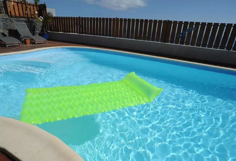 پانسیون Leu Bleu Austral