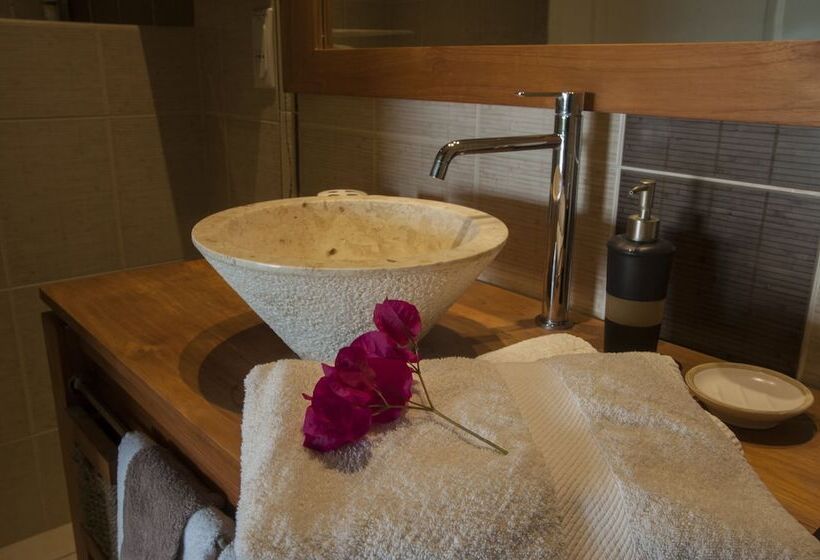 پانسیون Leu Bleu Austral