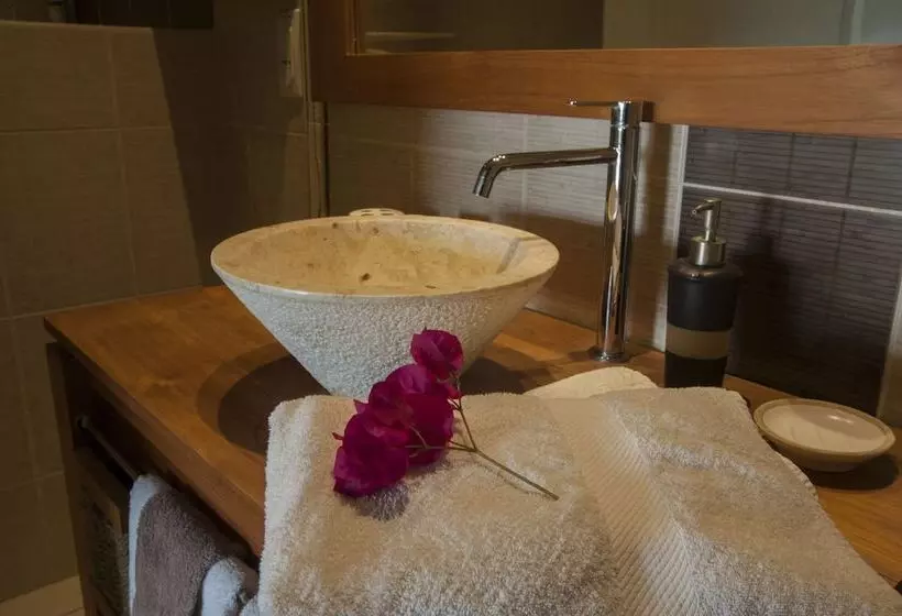 پانسیون Leu Bleu Austral