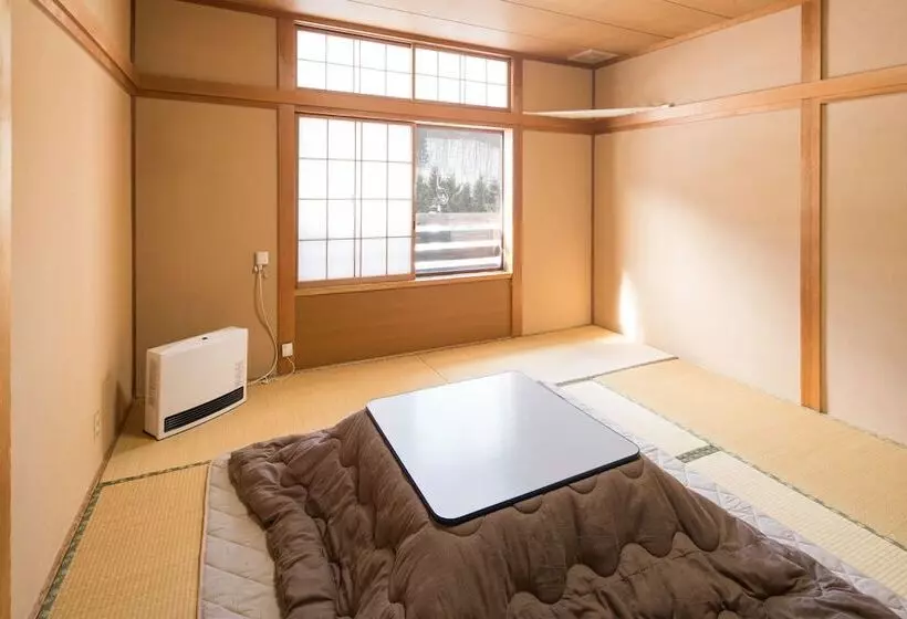 Majatalo Uenohara Lodge Yamanoie