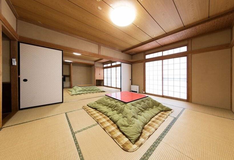 بنسيون Uenohara Lodge Yamanoie