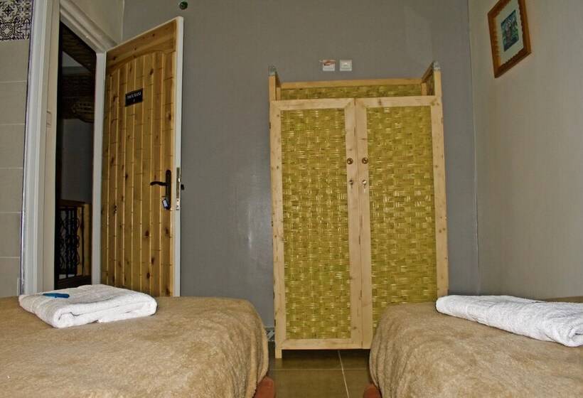 פנסיון Mouja Surf Camp