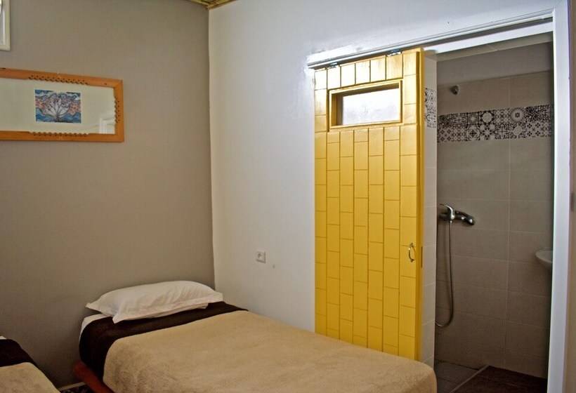 פנסיון Mouja Surf Camp