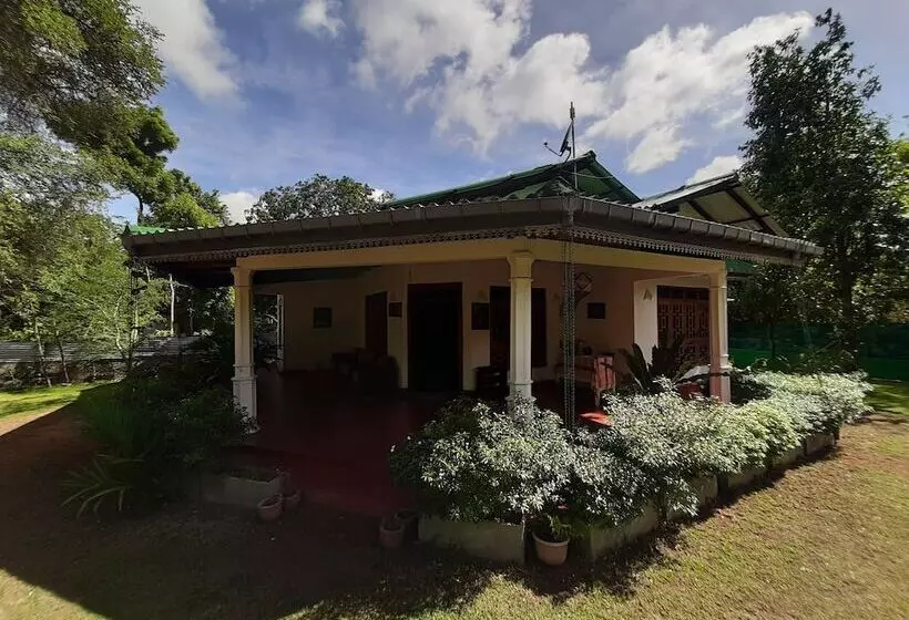 Majatalo Priya Homestay Kandalama