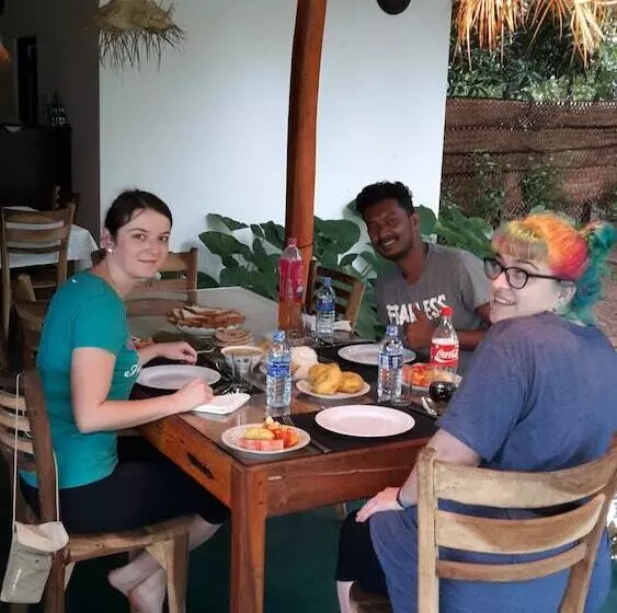 Majatalo Priya Homestay Kandalama