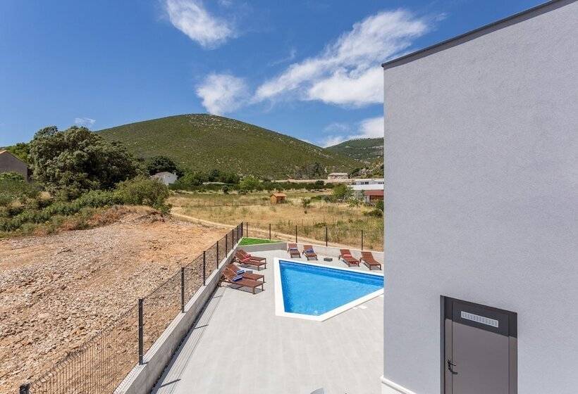 Pension Vila Mila Kastela