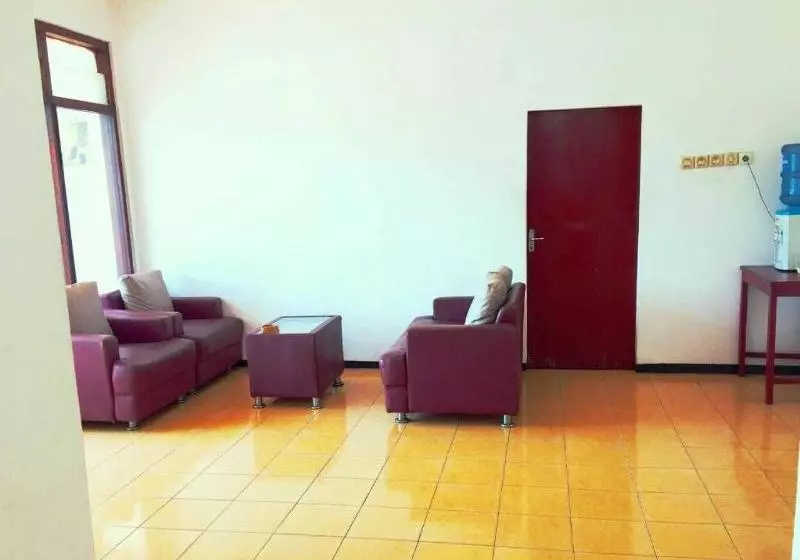 ペンション Wisma Wanawiyata