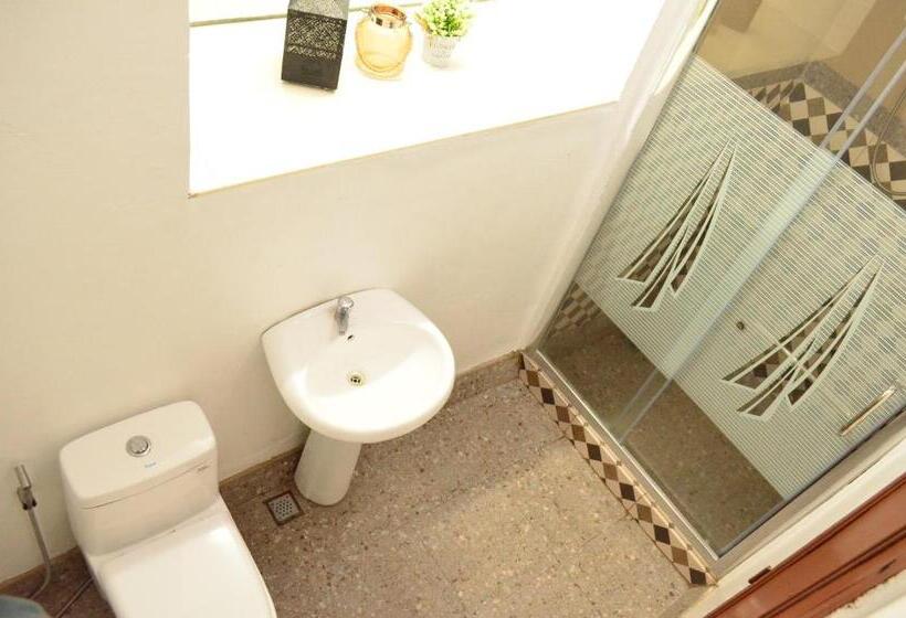 Hostel Escolta's Homey Lodge