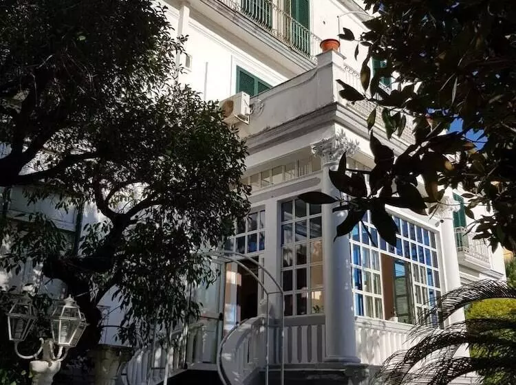 Hotelli Albergo Santa Teresa