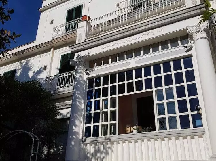 Hotelli Albergo Santa Teresa