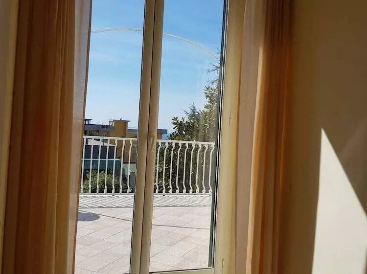 Hotelli Albergo Santa Teresa