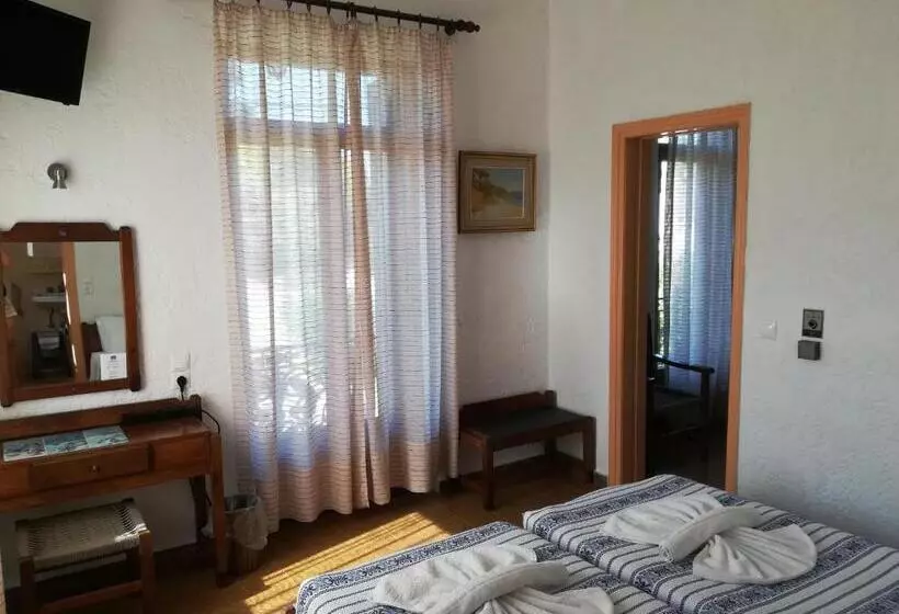 Hotel Pythais