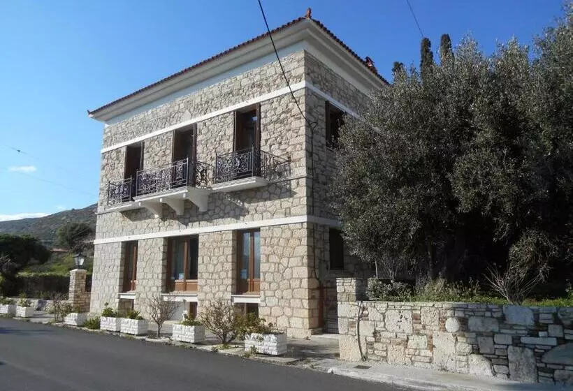 Hotel Pythais