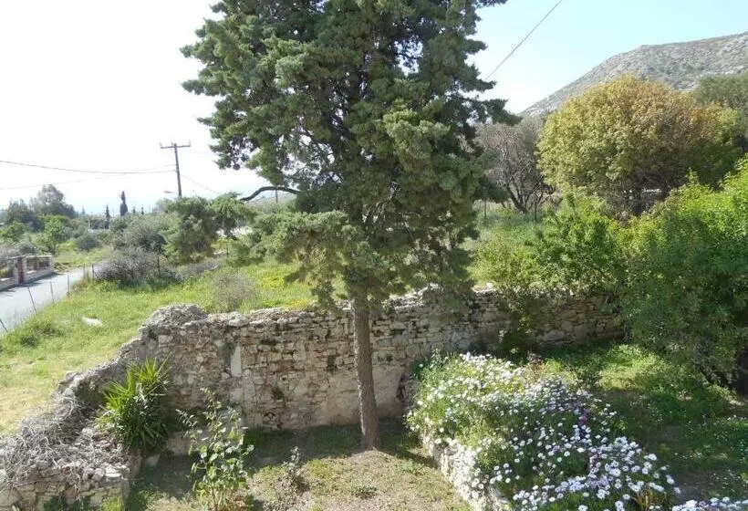 Hotel Pythais