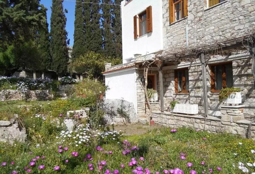 Hotel Pythais