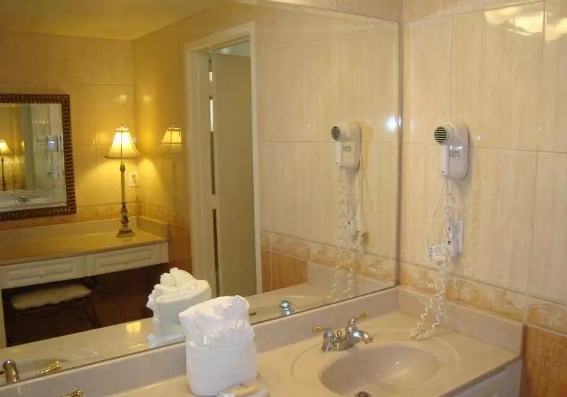 Golden Strand Ocean Resort & Spa