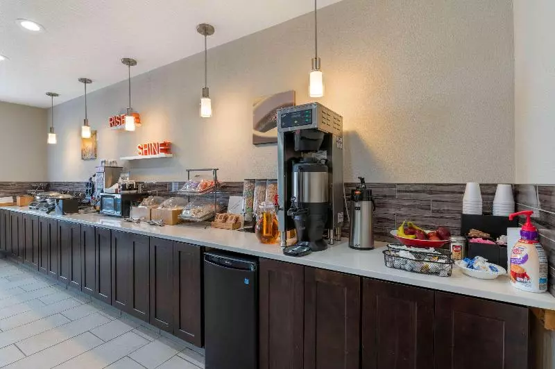 فندق Comfort Inn & Suites