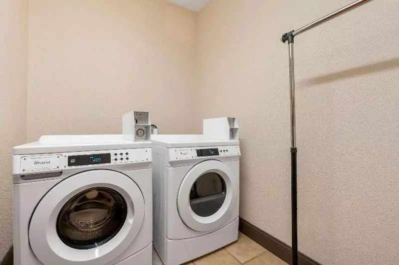 فندق Comfort Inn & Suites