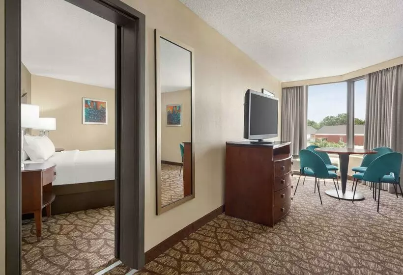 Doubletree By Hilton Hotel Jackson