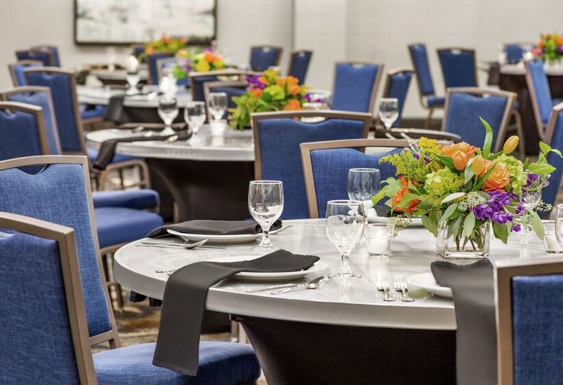 Doubletree By Hilton Hotel Jackson