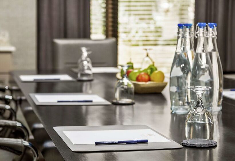 Doubletree By Hilton Hotel Jackson