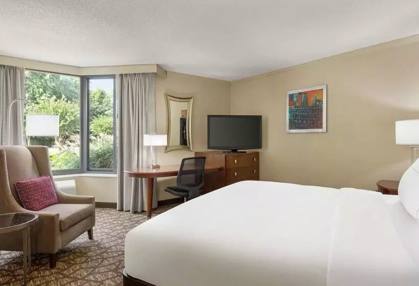 Doubletree By Hilton Hotel Jackson